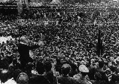 Sheikh Abdullah addressing a gathering.